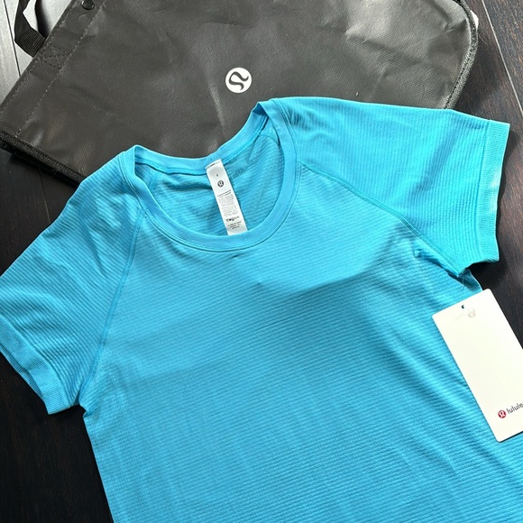 LULULEMON SWIFTLY TECH SHORT SLEEVE 2.0 in KAYAK BLUE LIGHT SZ 8 NWT - Picture 2 of 6